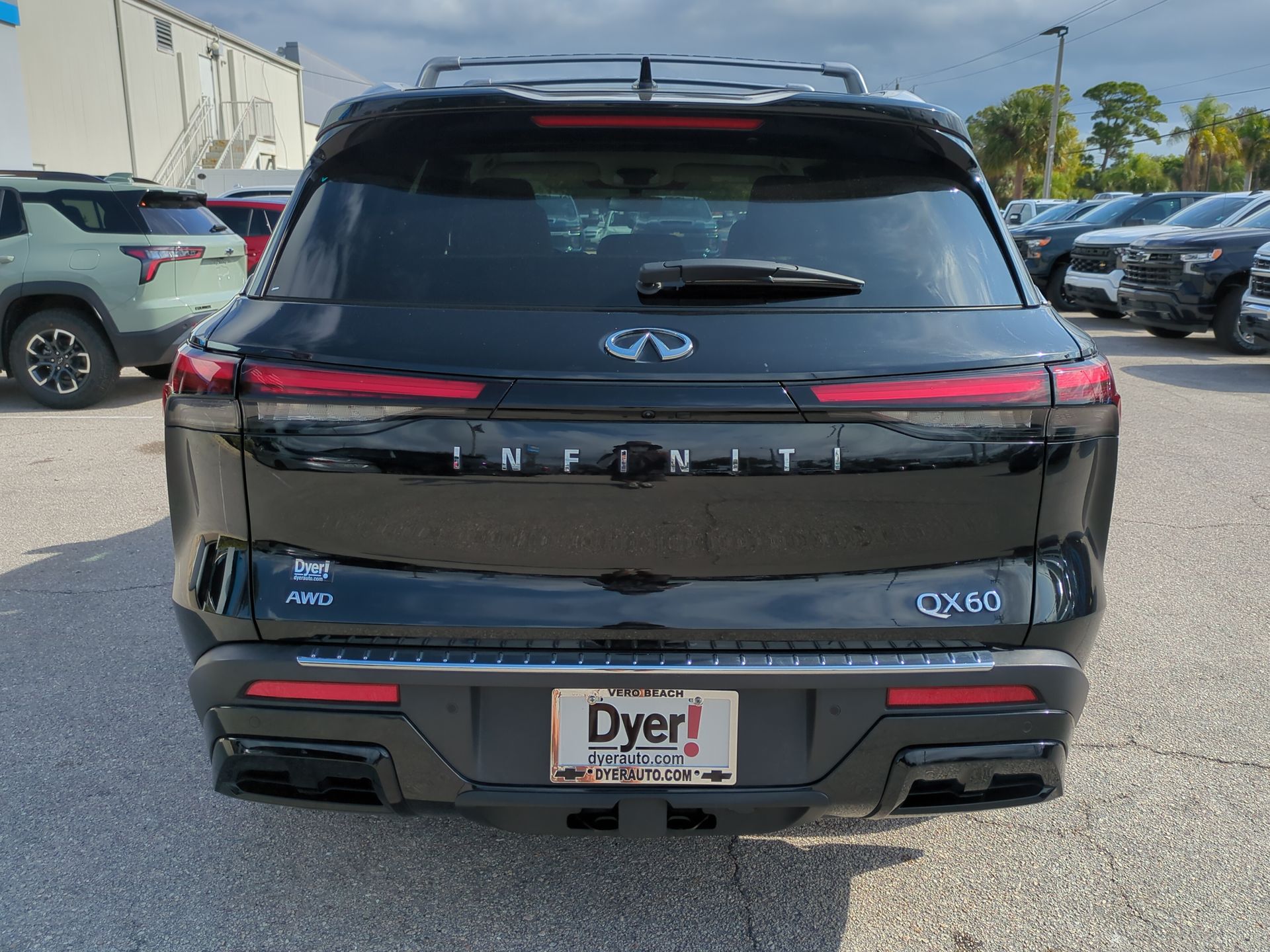 2023 INFINITI QX60 LUXE AWD