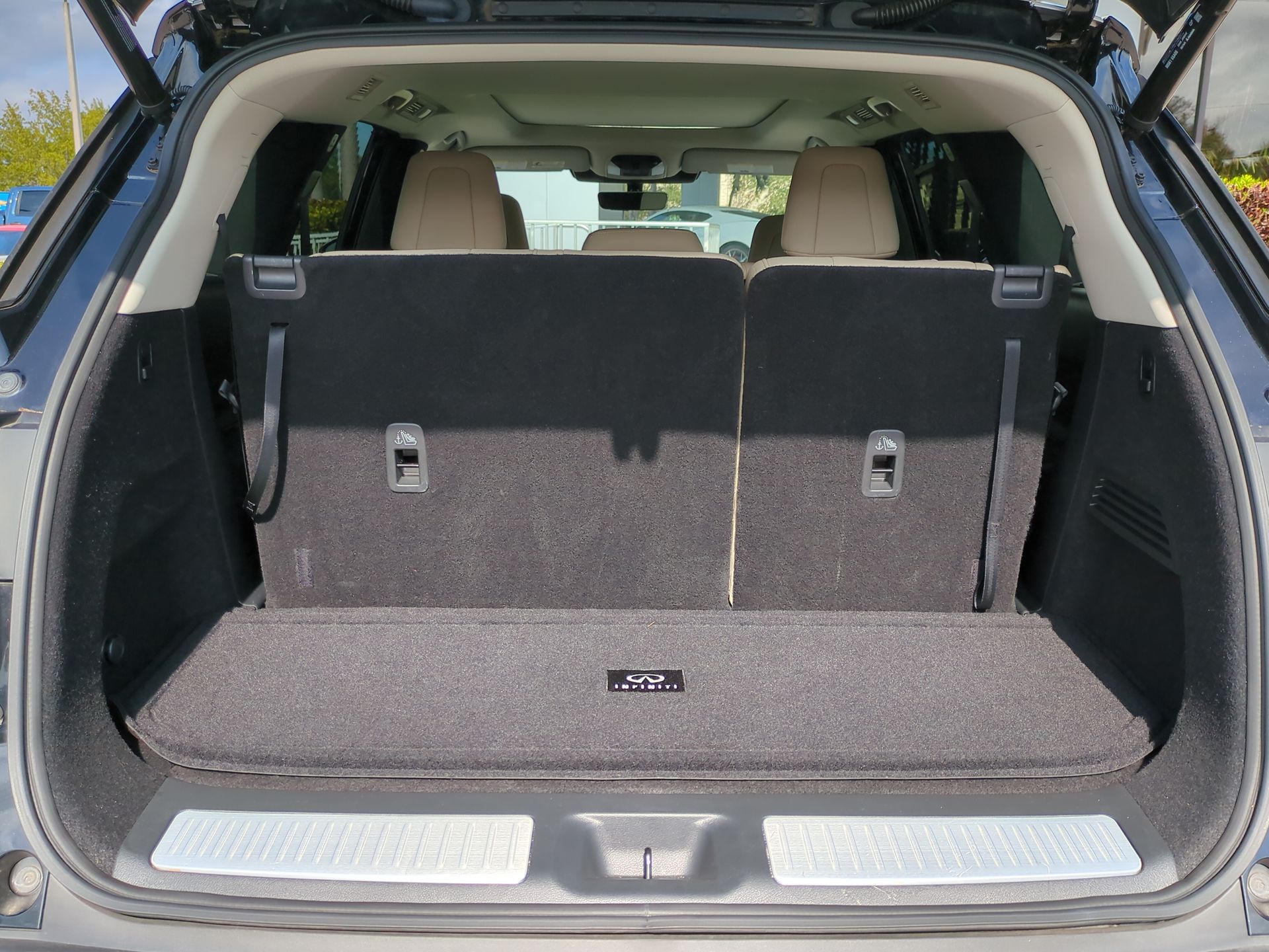 2023 INFINITI QX60 LUXE AWD