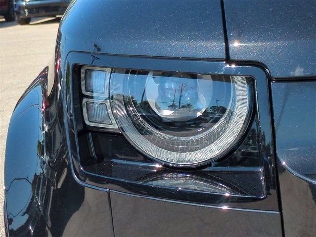 2025 Land Rover Defender 110 P400 X