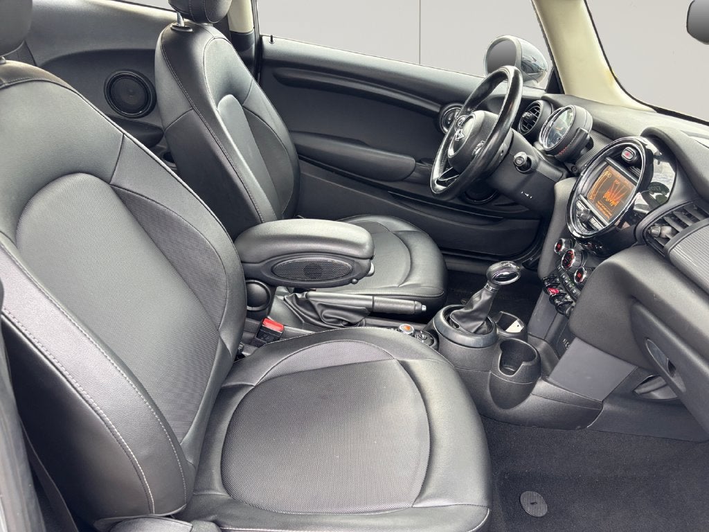 2017 MINI Hardtop Cooper