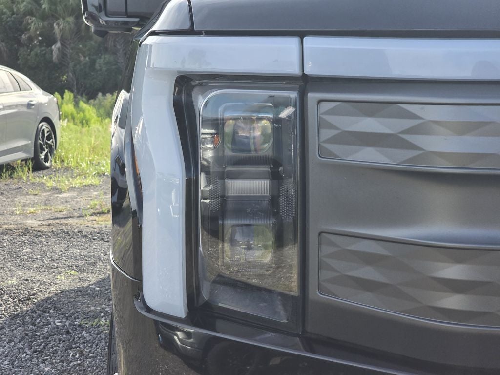 2023 Ford F-150 Lightning Lariat