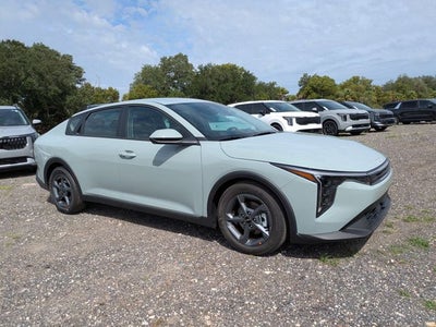 2026 Kia K4 LXS