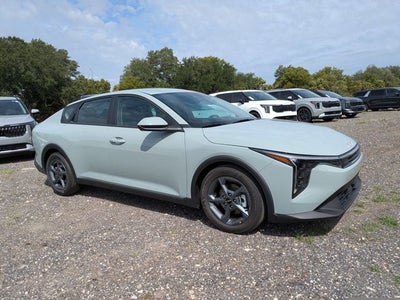 2026 Kia K4 LXS