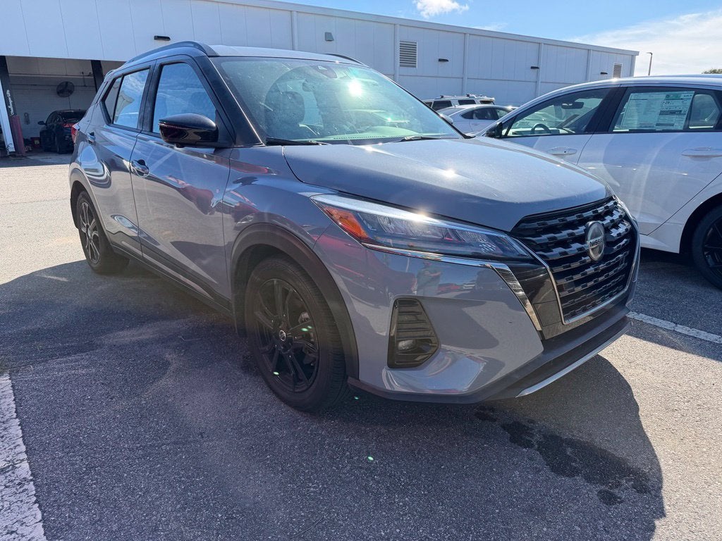 2021 Nissan Kicks SR