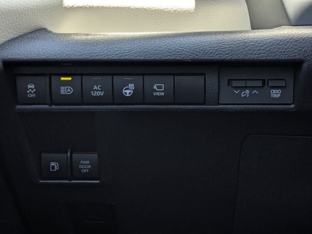 2025 Toyota Sienna Platinum 7 Passenger