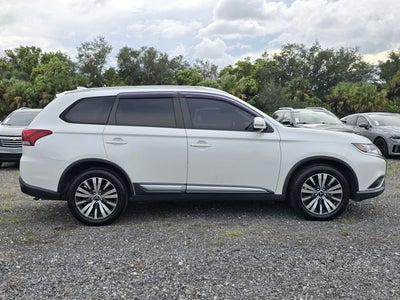 2019 Mitsubishi Outlander SE