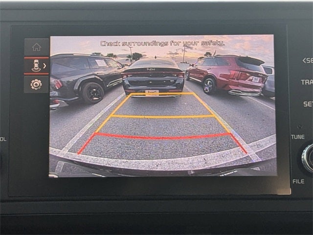 2024 Kia Carnival LX