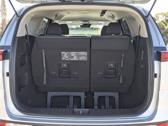 2023 Kia Carnival LX