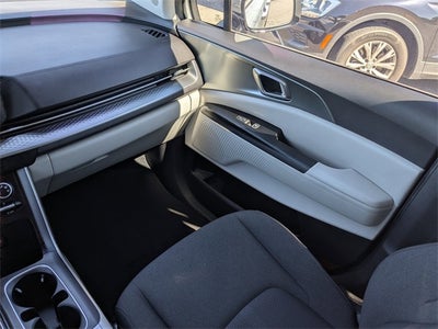 2023 Kia Carnival LX