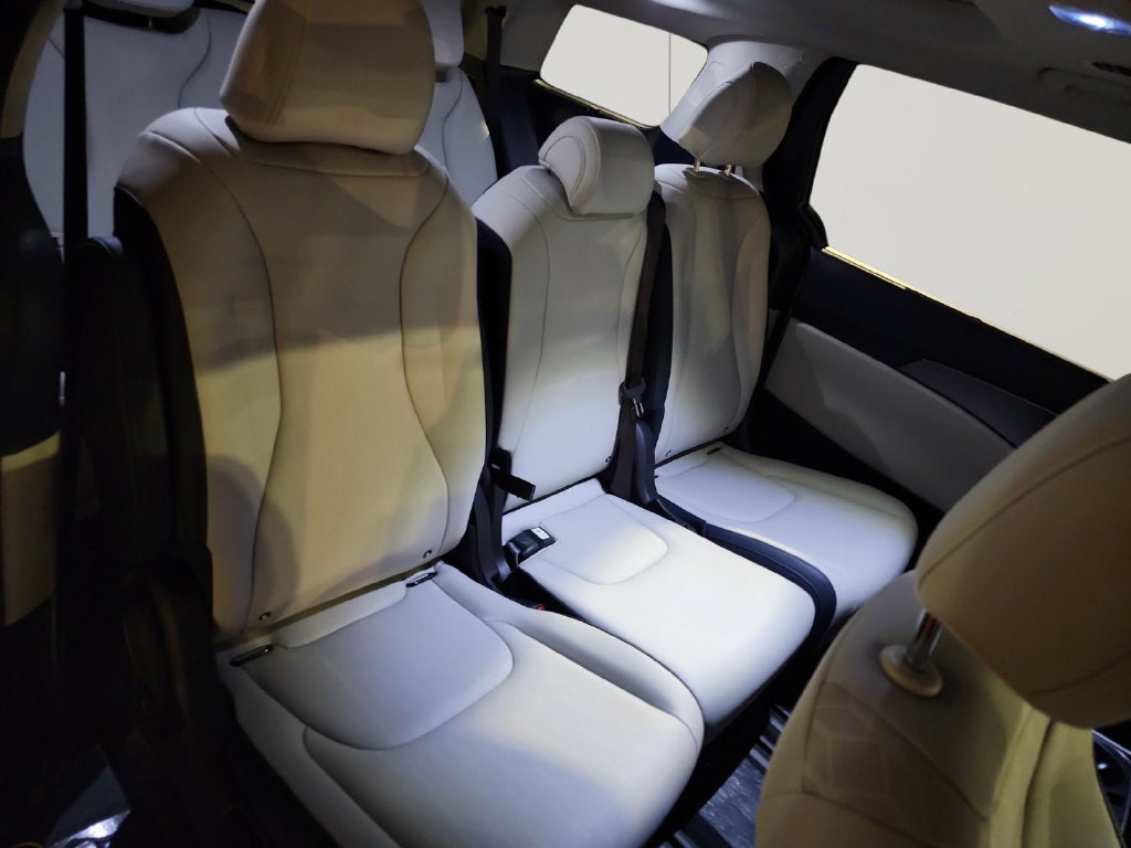 2027 Kia Carnival Hybrid SX
