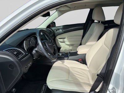 2016 Chrysler 300 Limited