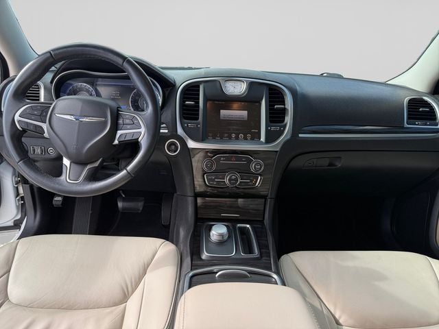 2016 Chrysler 300 Limited