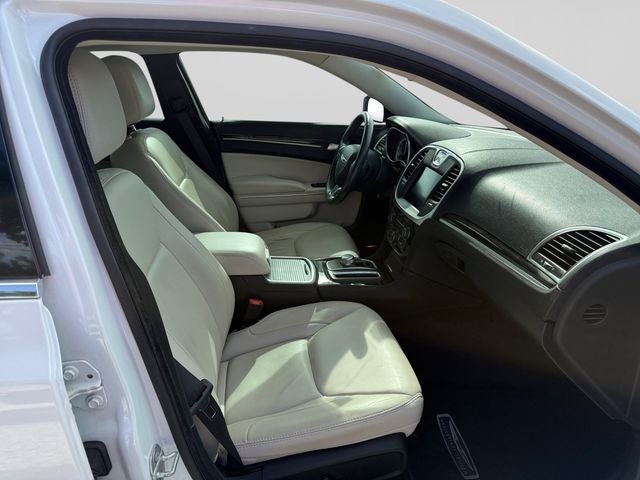 2016 Chrysler 300 Limited