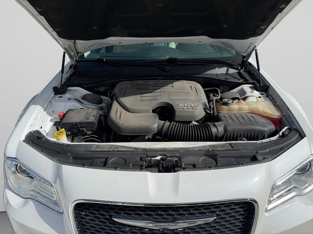 2016 Chrysler 300 Limited