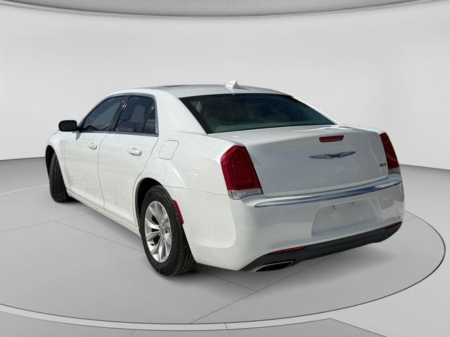 2016 Chrysler 300 Limited
