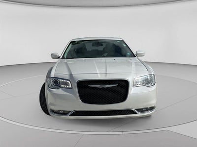 2016 Chrysler 300 Limited