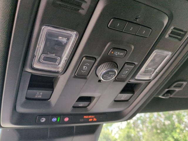 2022 Cadillac Escalade ESV Premium